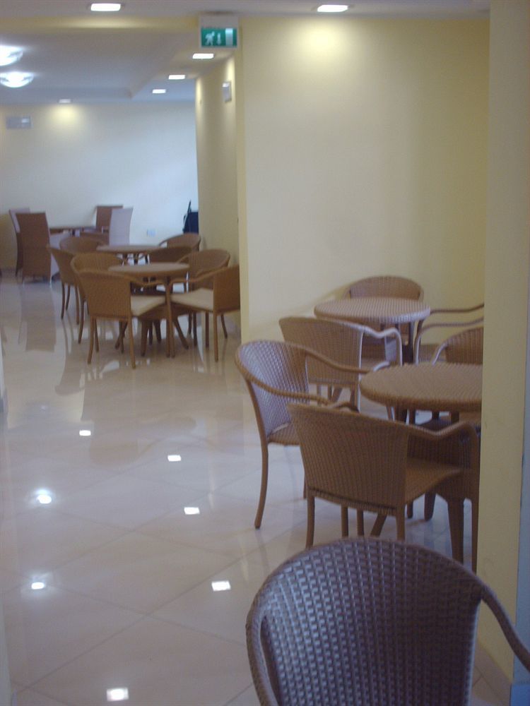 Hotel Esperia Католика Екстериор снимка