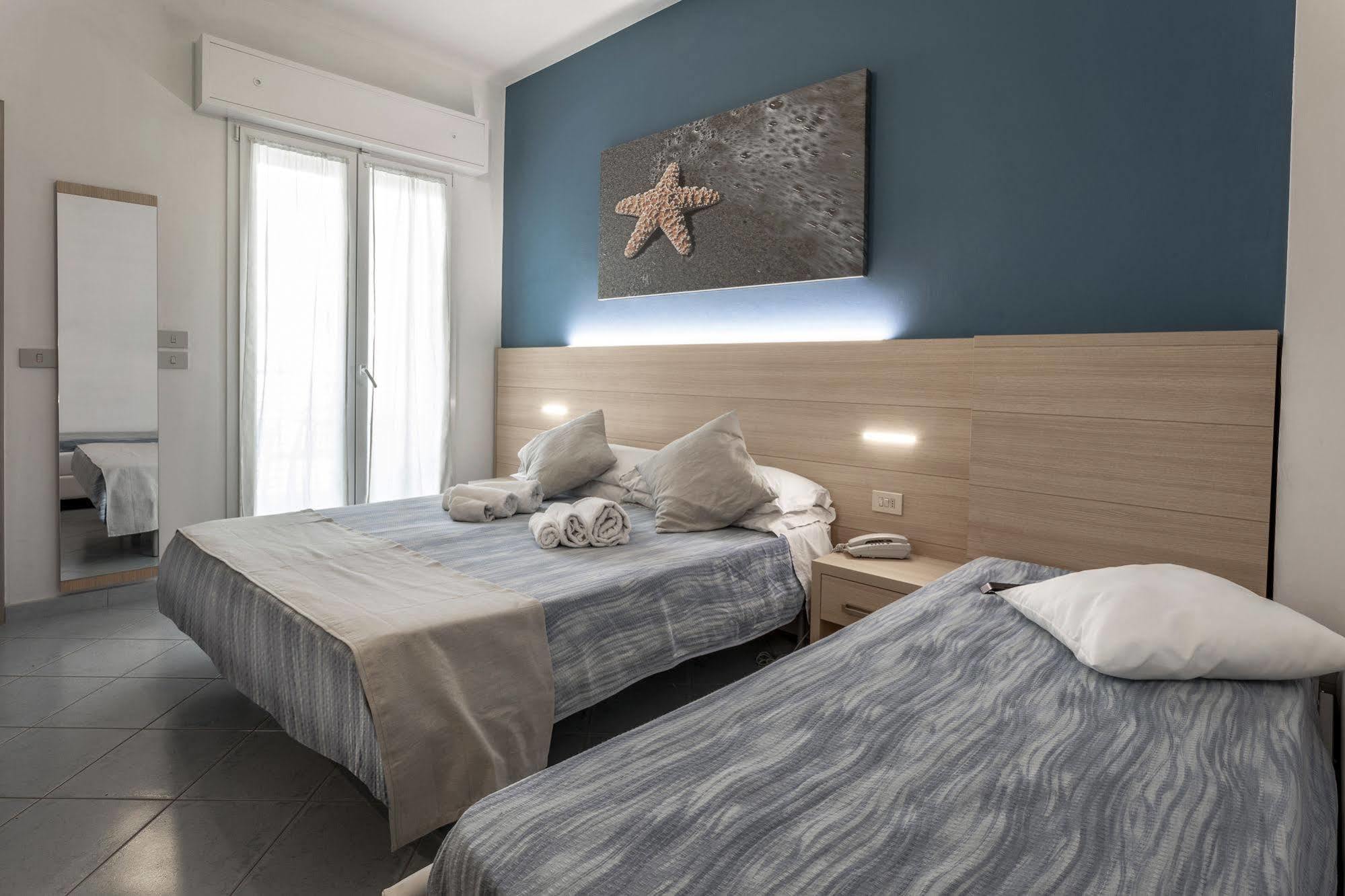 Hotel Esperia Католика Екстериор снимка