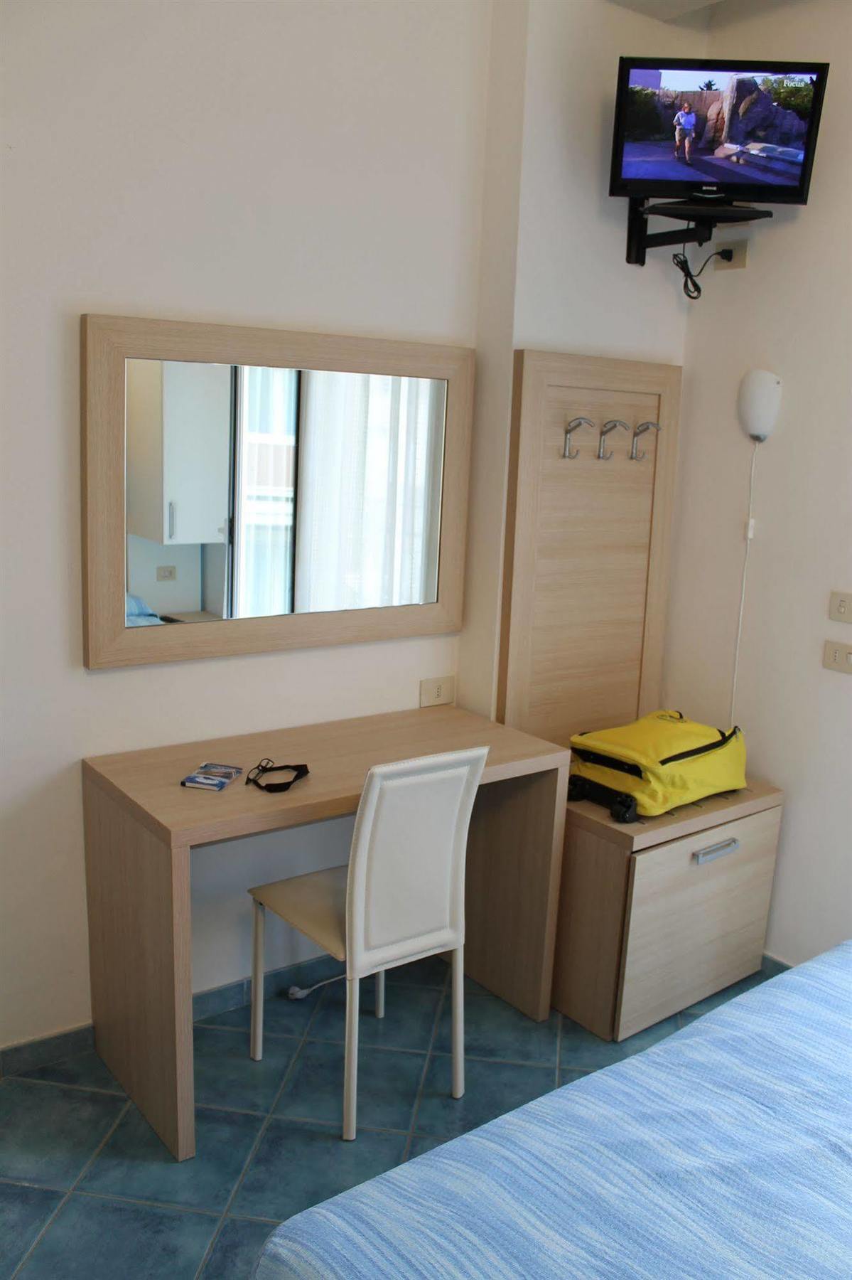 Hotel Esperia Католика Екстериор снимка